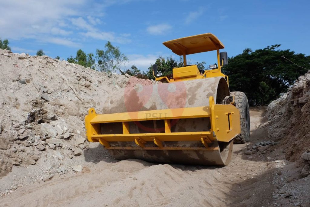 5 Jenis Alat Berat Pemadat Tanah